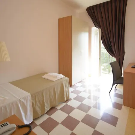 Hotel Domus Stella Maris - Casa Per Ferie *